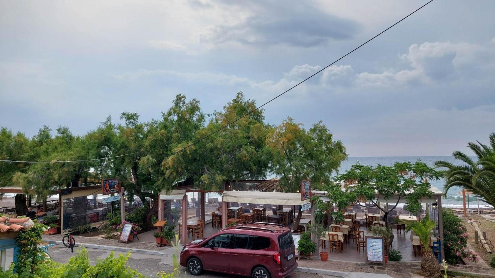 Sea La Vie Beach House Петра Екстериор снимка