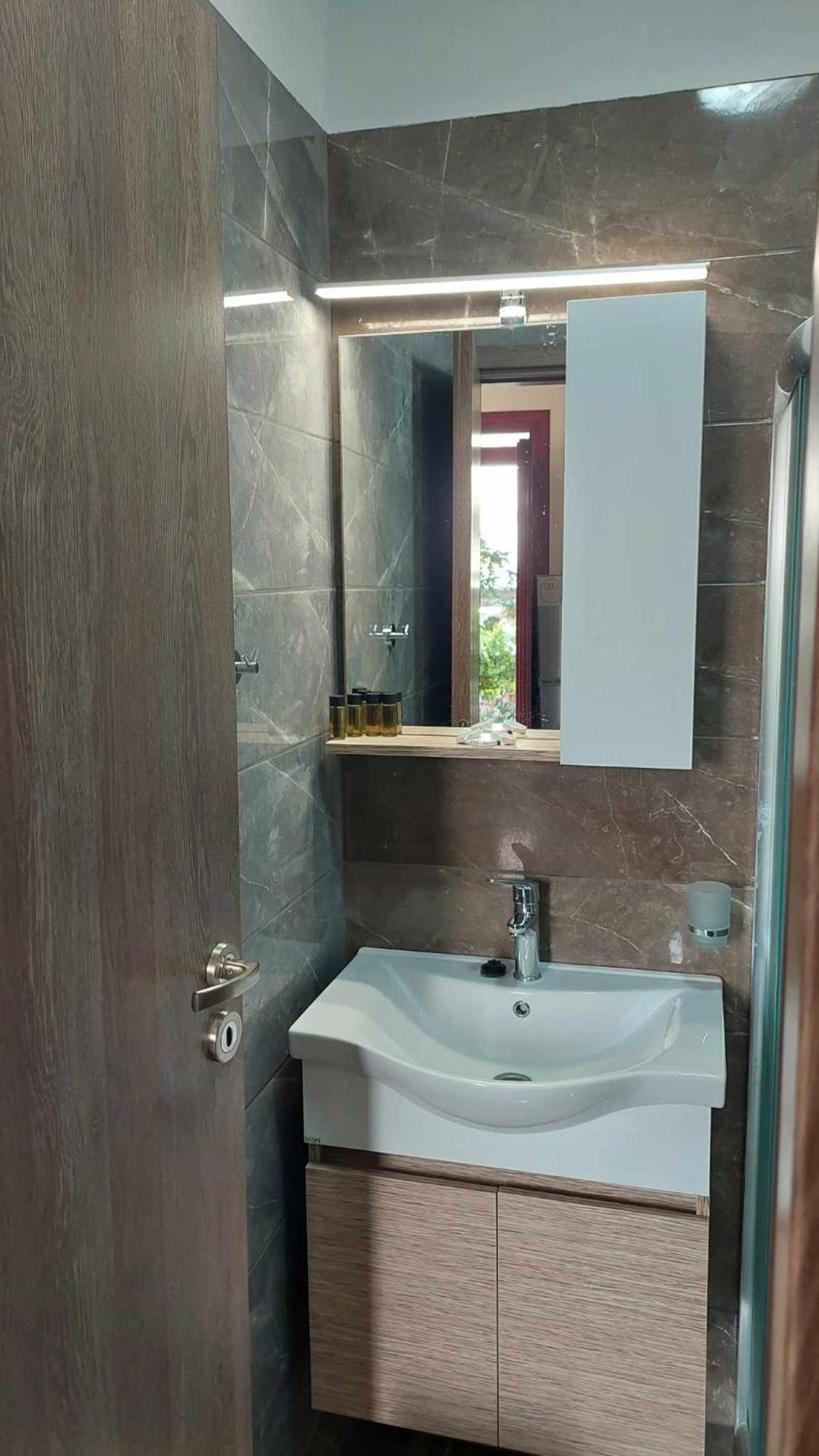 Sea La Vie Beach House Петра Екстериор снимка